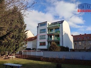 bda0f4c6-618e-4364-b26a-d23cd340704a